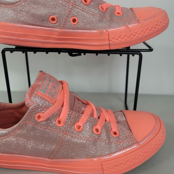Converse All-Star girls sz 2 - Picture 5 of 8